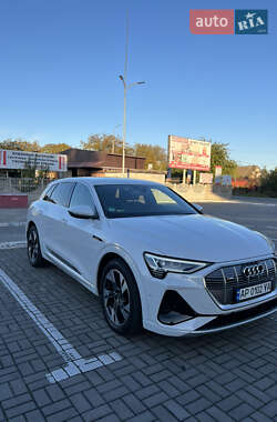 Внедорожник / Кроссовер Audi e-tron 2020 в 
