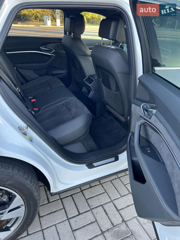 Внедорожник / Кроссовер Audi e-tron 2020 в Днепре