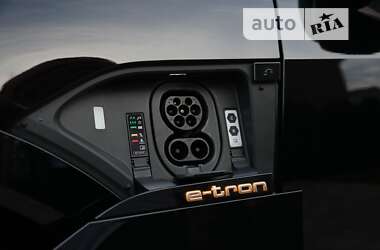 Позашляховик / Кросовер Audi e-tron 2021 в Чернівцях