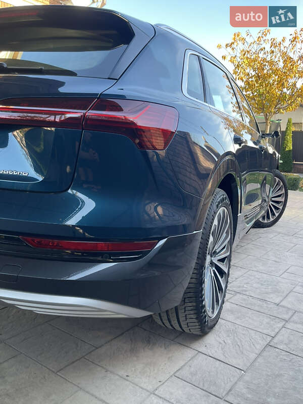 Внедорожник / Кроссовер Audi e-tron 2019 в Черновцах