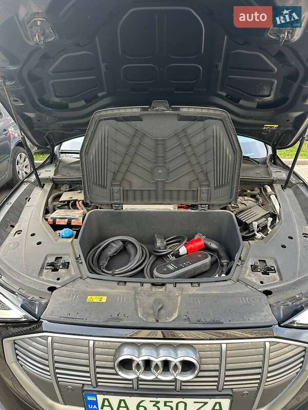 Внедорожник / Кроссовер Audi e-tron 2020 в Киеве
