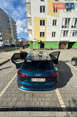 Внедорожник / Кроссовер Audi e-tron 2019 в 