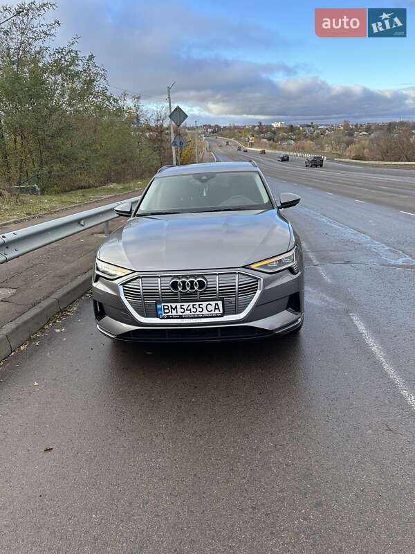 Позашляховик / Кросовер Audi e-tron 2019 в Сумах