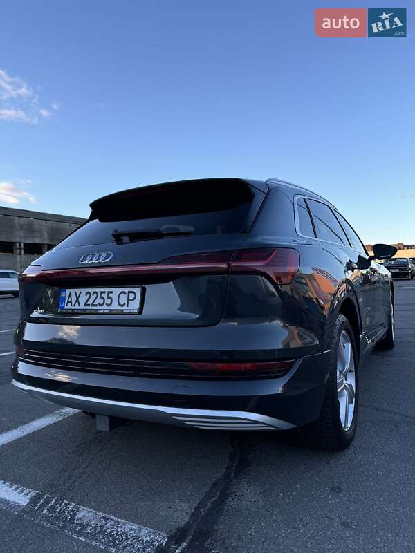 Внедорожник / Кроссовер Audi e-tron 2019 в Харькове
