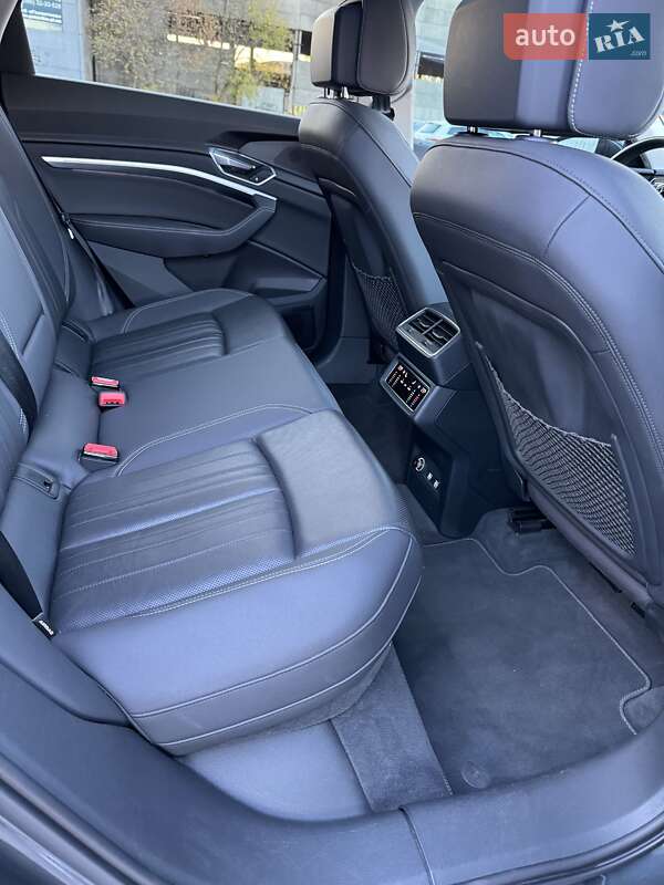 Внедорожник / Кроссовер Audi e-tron 2019 в Харькове