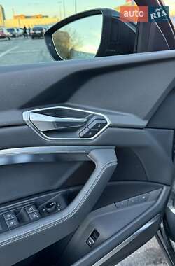 Внедорожник / Кроссовер Audi e-tron 2019 в 
