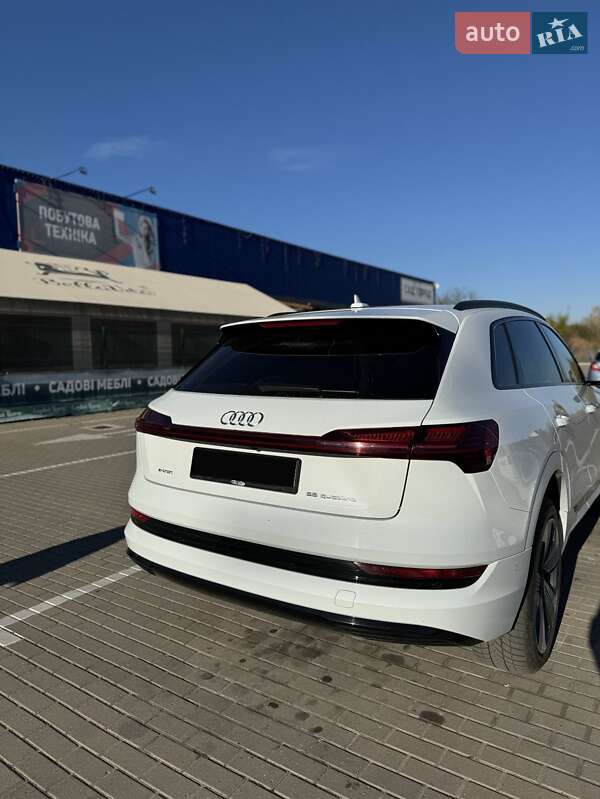 Внедорожник / Кроссовер Audi e-tron 2019 в Дрогобыче