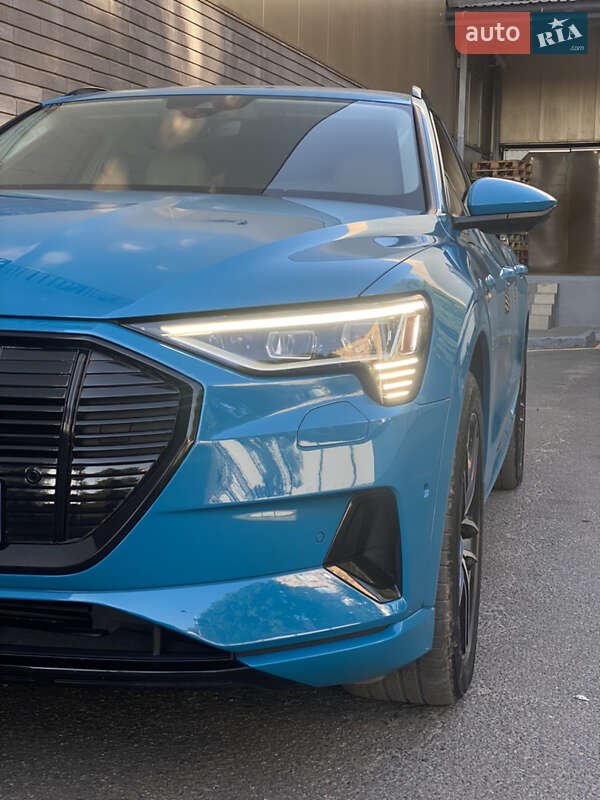 Позашляховик / Кросовер Audi e-tron 2019 в Тернополі