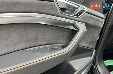 Внедорожник / Кроссовер Audi e-tron 2023 в 