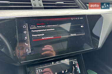 Внедорожник / Кроссовер Audi e-tron 2023 в 