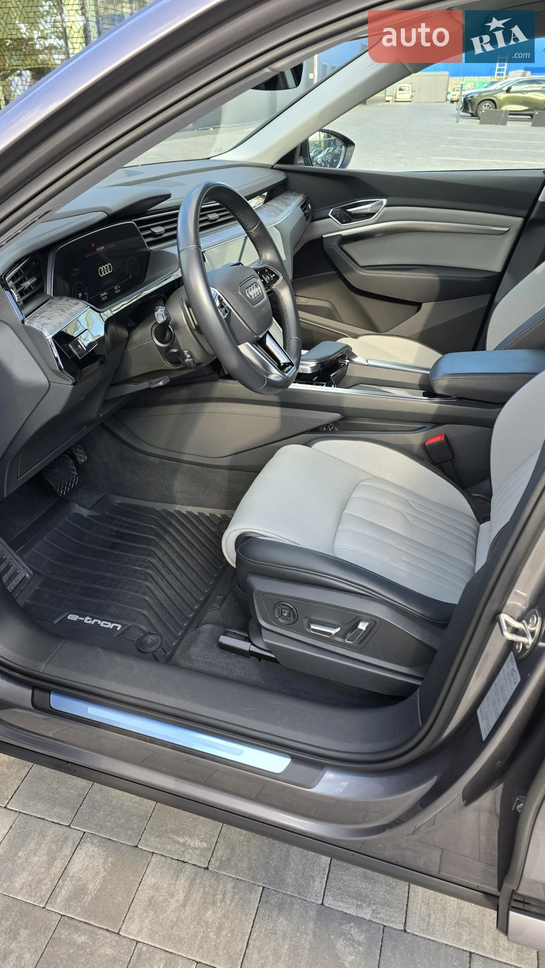 2021 Audi e-tron - мініатюра 12