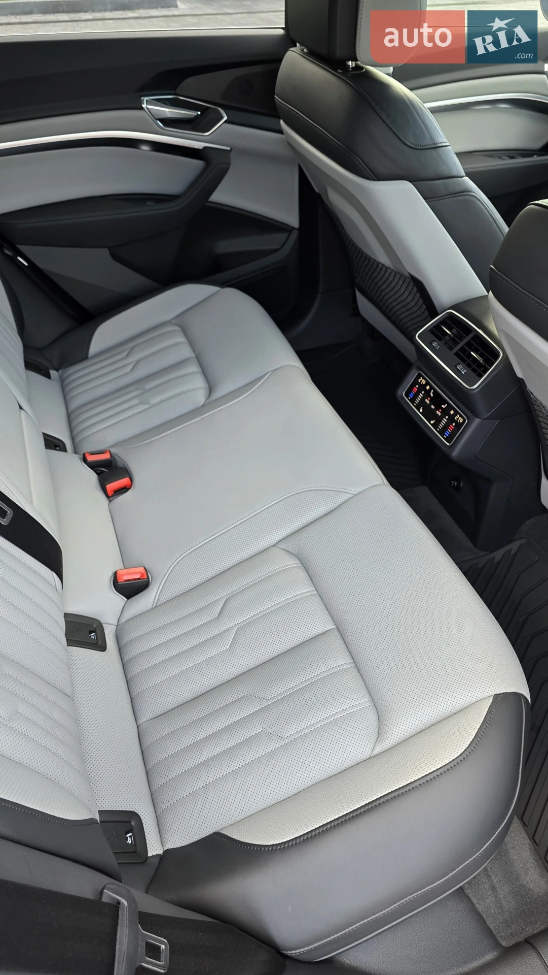 2021 Audi e-tron - мініатюра 27