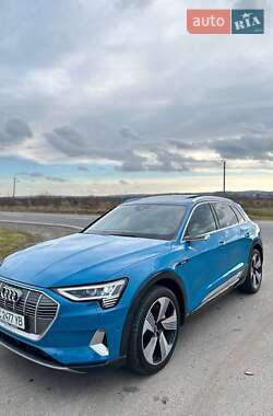 Позашляховик / Кросовер Audi e-tron 2018 в Жовкві