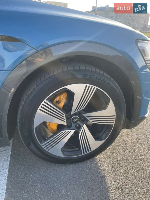 Позашляховик / Кросовер Audi e-tron 2019 в Кам'янець-Подільському