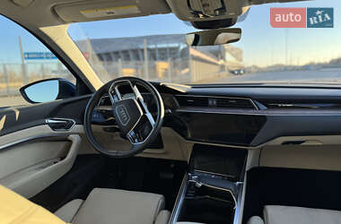 Внедорожник / Кроссовер Audi e-tron 2019 в 