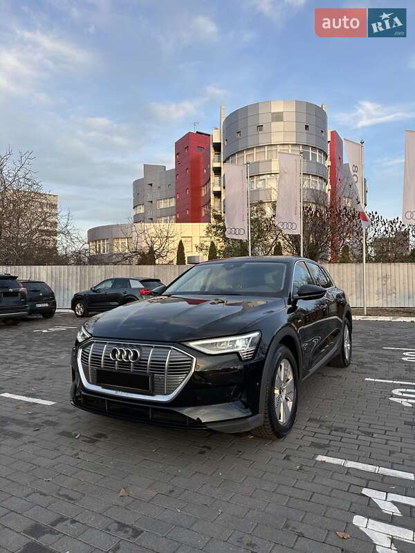 Внедорожник / Кроссовер Audi e-tron 2021 в Киеве