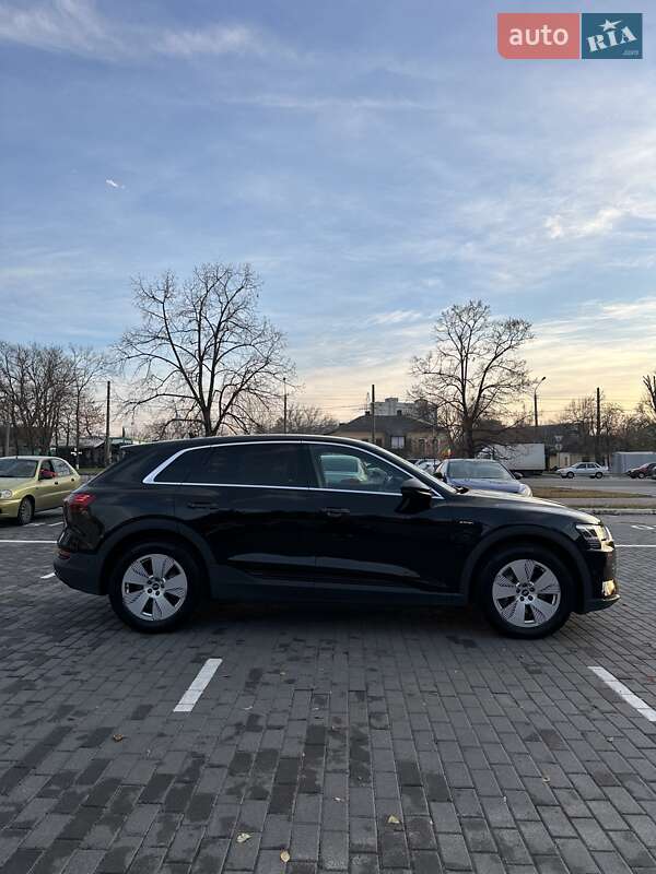 Внедорожник / Кроссовер Audi e-tron 2021 в Киеве