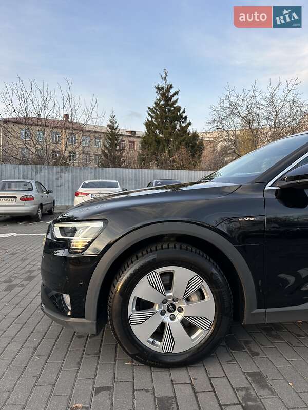 Внедорожник / Кроссовер Audi e-tron 2021 в Киеве