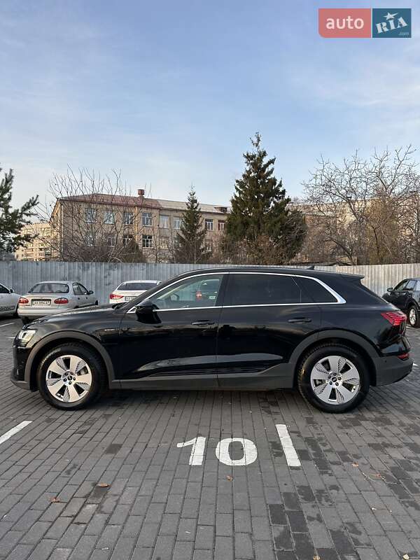 Внедорожник / Кроссовер Audi e-tron 2021 в Киеве