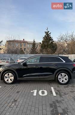 Внедорожник / Кроссовер Audi e-tron 2021 в 