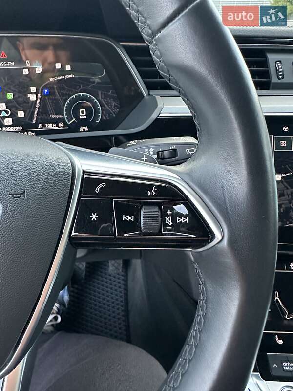 Внедорожник / Кроссовер Audi e-tron 2021 в Киеве