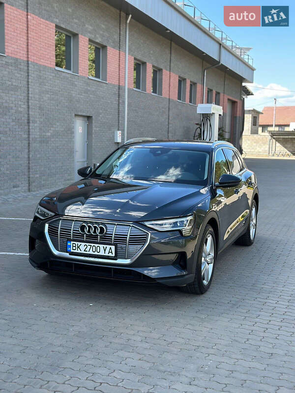 Позашляховик / Кросовер Audi e-tron 2020 в Львові