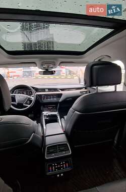 Внедорожник / Кроссовер Audi e-tron 2019 в 