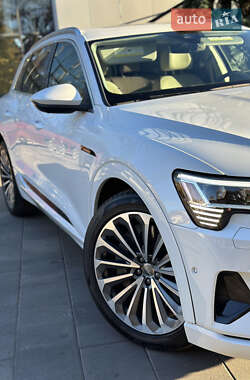Позашляховик / Кросовер Audi e-tron 2019 в Полтаві