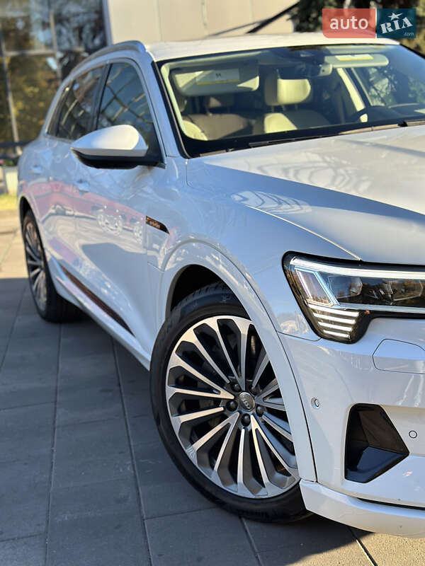Внедорожник / Кроссовер Audi e-tron 2019 в Полтаве