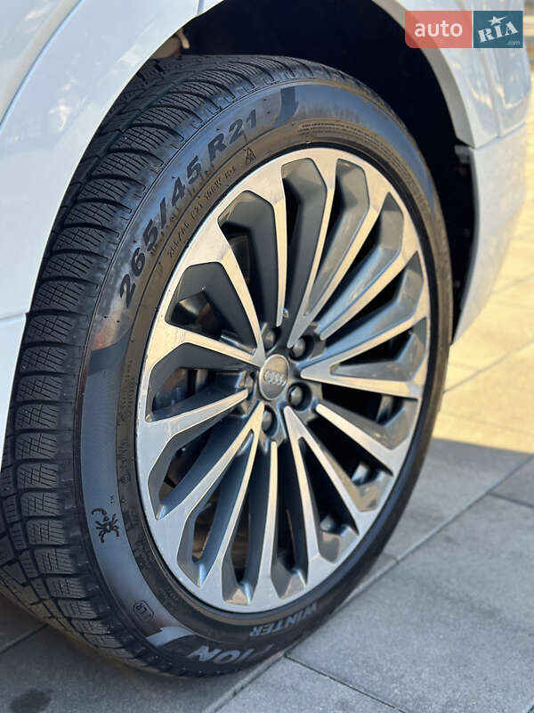 Внедорожник / Кроссовер Audi e-tron 2019 в Полтаве