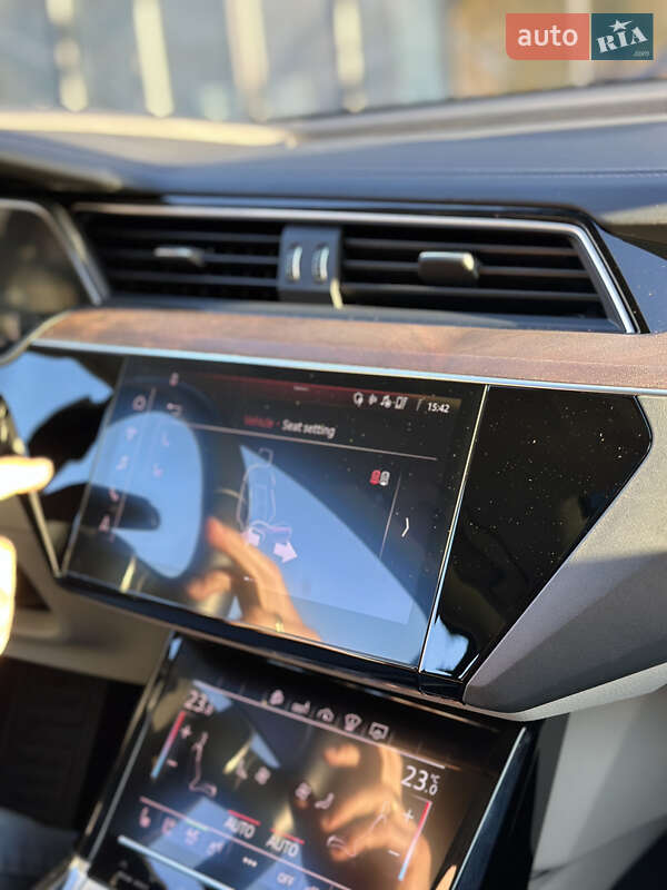 Внедорожник / Кроссовер Audi e-tron 2019 в Полтаве