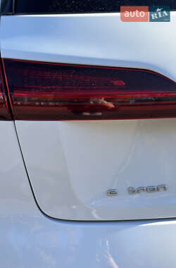 Позашляховик / Кросовер Audi e-tron 2019 в Полтаві