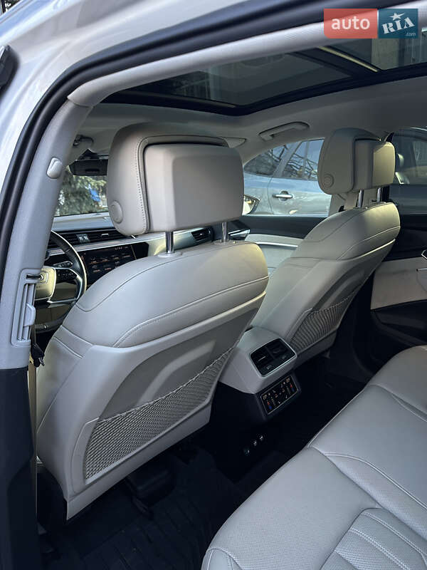 Внедорожник / Кроссовер Audi e-tron 2019 в Полтаве