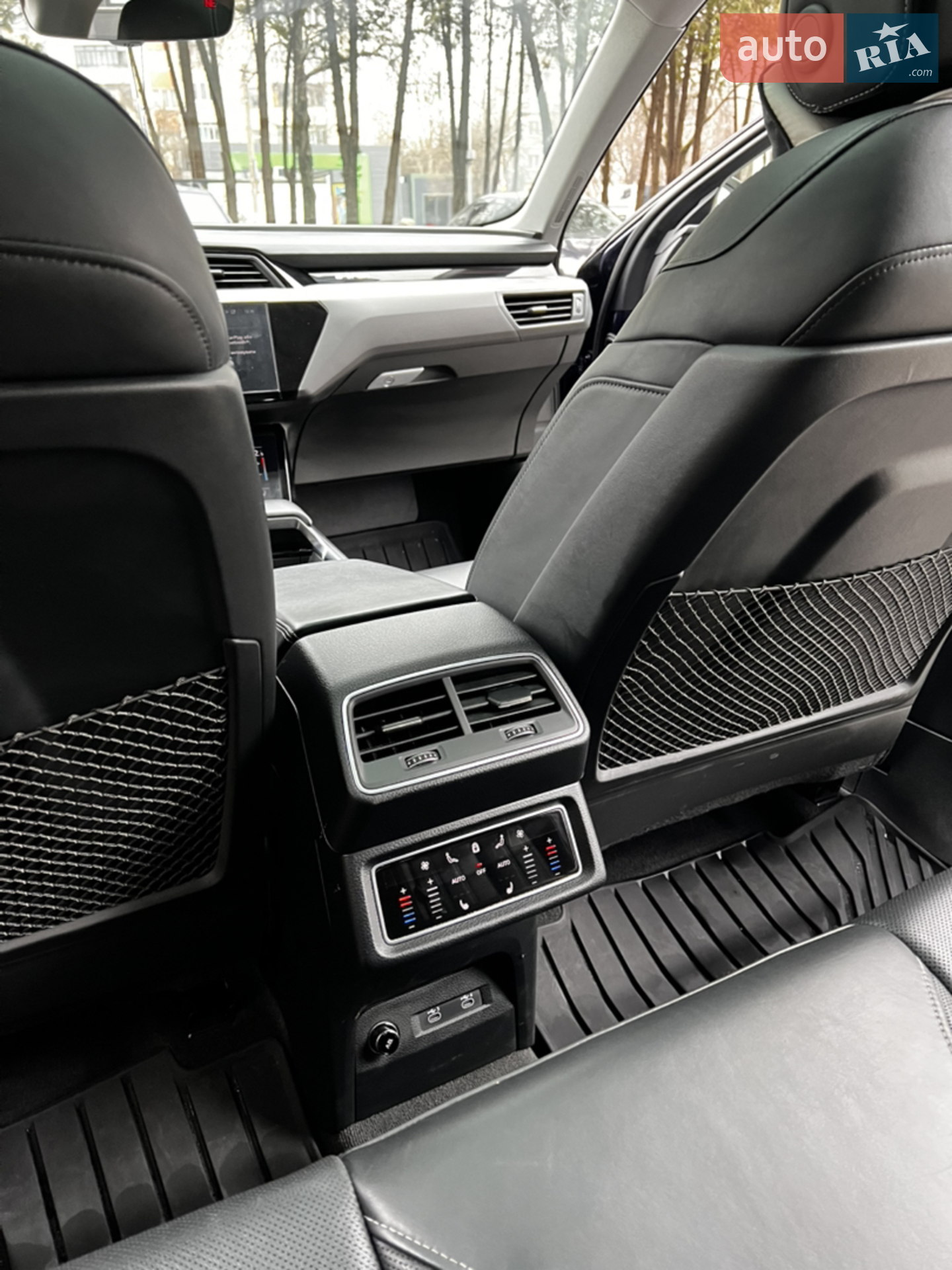 2020 Audi e-tron - мініатюра 12