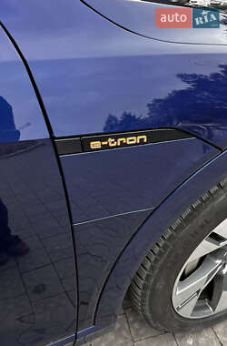 Позашляховик / Кросовер Audi e-tron 2020 в 