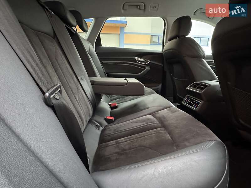 Внедорожник / Кроссовер Audi e-tron 2020 в Ивано-Франковске фото 66 Внедорожник / Кроссовер Audi e-tron 2020 в Ивано-Франковске