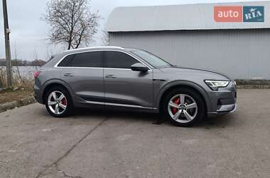 Внедорожник / Кроссовер Audi e-tron 2019 в 