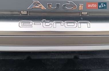 Внедорожник / Кроссовер Audi e-tron 2019 в 