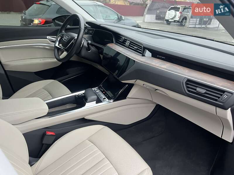 Позашляховик / Кросовер Audi e-tron 2019 в Львові