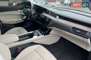Внедорожник / Кроссовер Audi e-tron 2019 в 