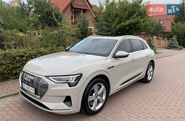 Внедорожник / Кроссовер Audi e-tron 2019 в 