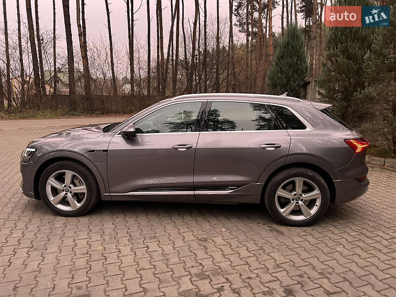 Позашляховик / Кросовер Audi e-tron 2019 в Львові