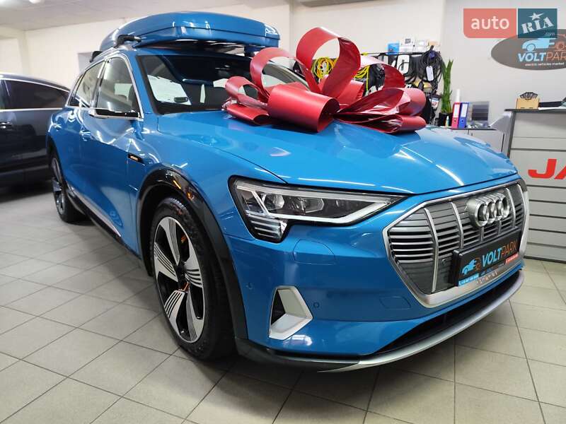 Внедорожник / Кроссовер Audi e-tron 2019 в 