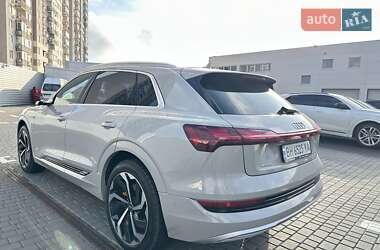 Внедорожник / Кроссовер Audi e-tron 2019 в 