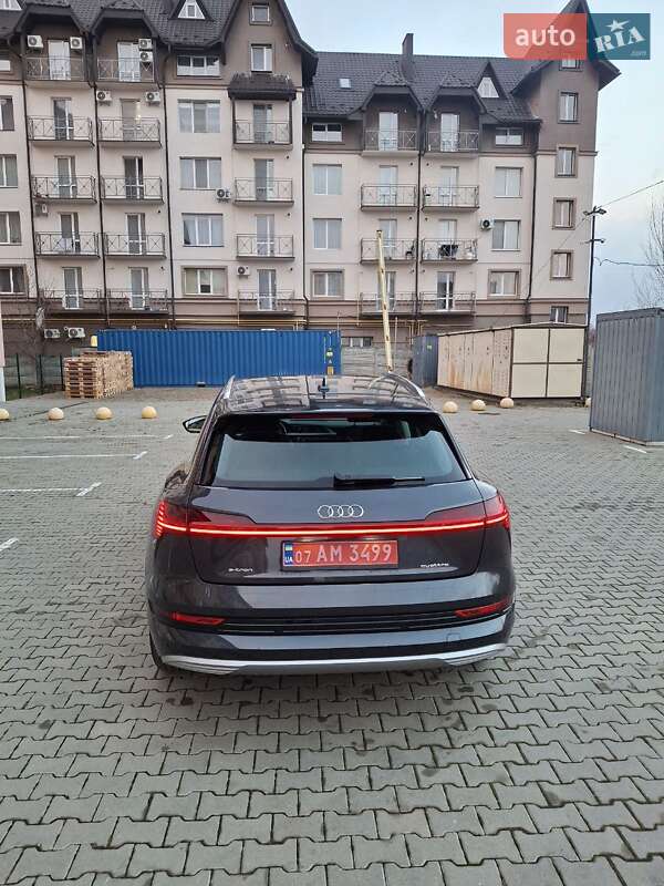 Внедорожник / Кроссовер Audi e-tron 2020 в Ужгороде