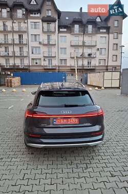 Внедорожник / Кроссовер Audi e-tron 2020 в 