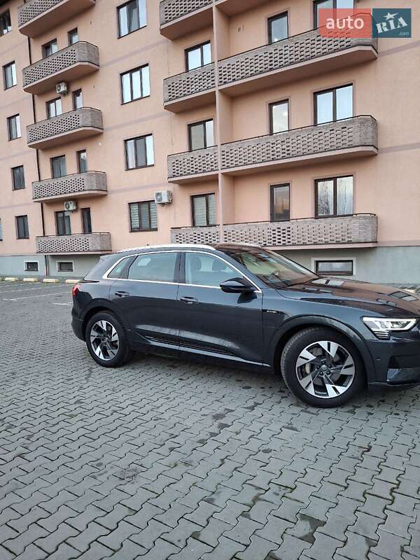 Внедорожник / Кроссовер Audi e-tron 2020 в Ужгороде