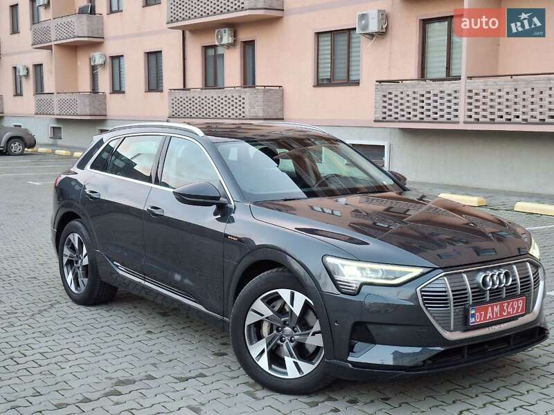 Внедорожник / Кроссовер Audi e-tron 2020 в 