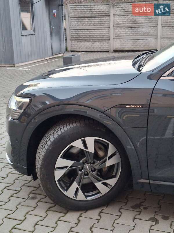 Внедорожник / Кроссовер Audi e-tron 2020 в Ужгороде