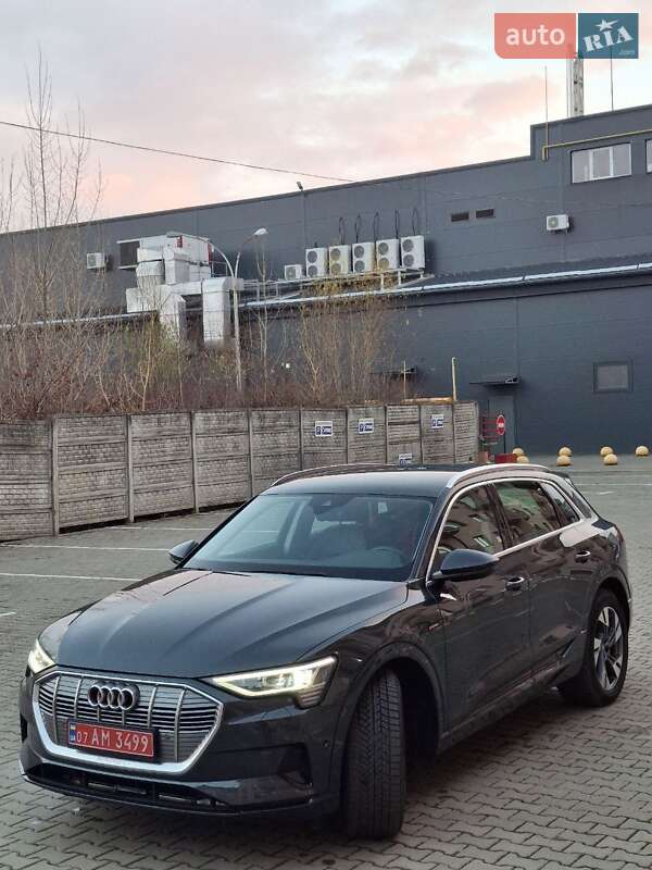 Внедорожник / Кроссовер Audi e-tron 2020 в Ужгороде